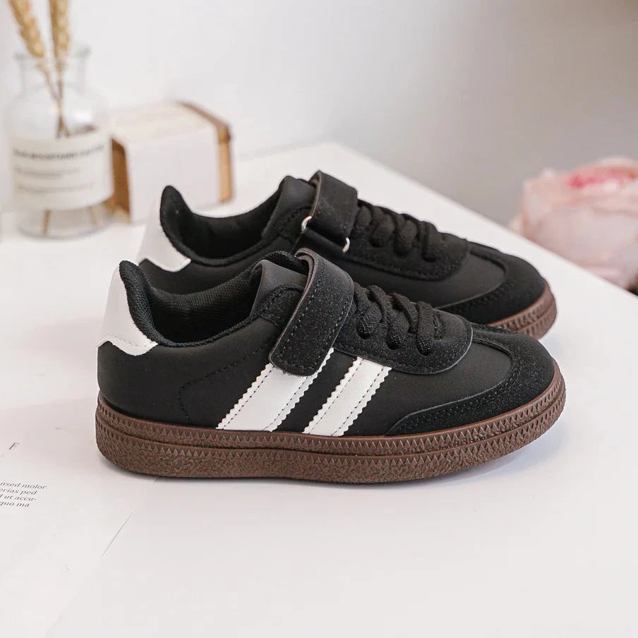 Baskets Enfant à Scratch – Chaussures Sport Enfant – Confortables et Légères – Noir et Blanc