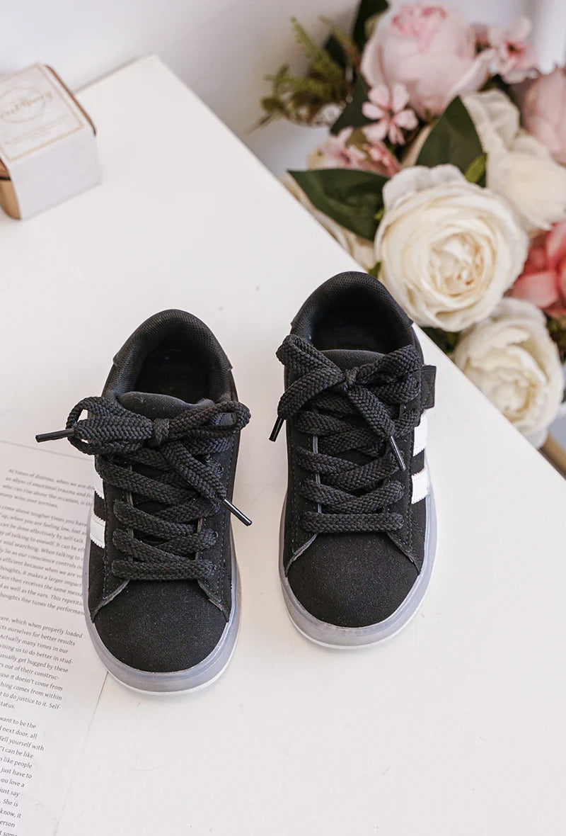 Baskets Enfant Lumineuses à Lacets – Chaussures LED Enfant – Confortables et Légères – Noir